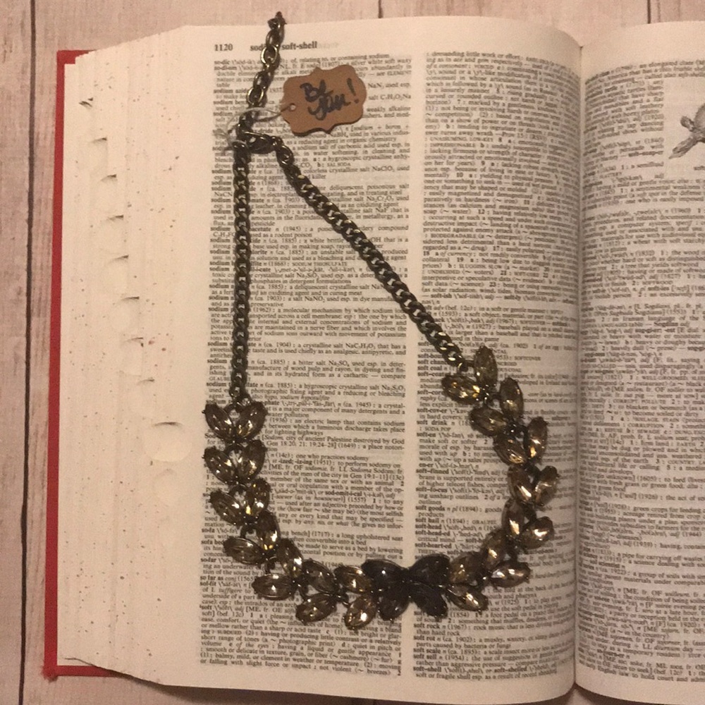 Vintage Style Rhinestone Necklace